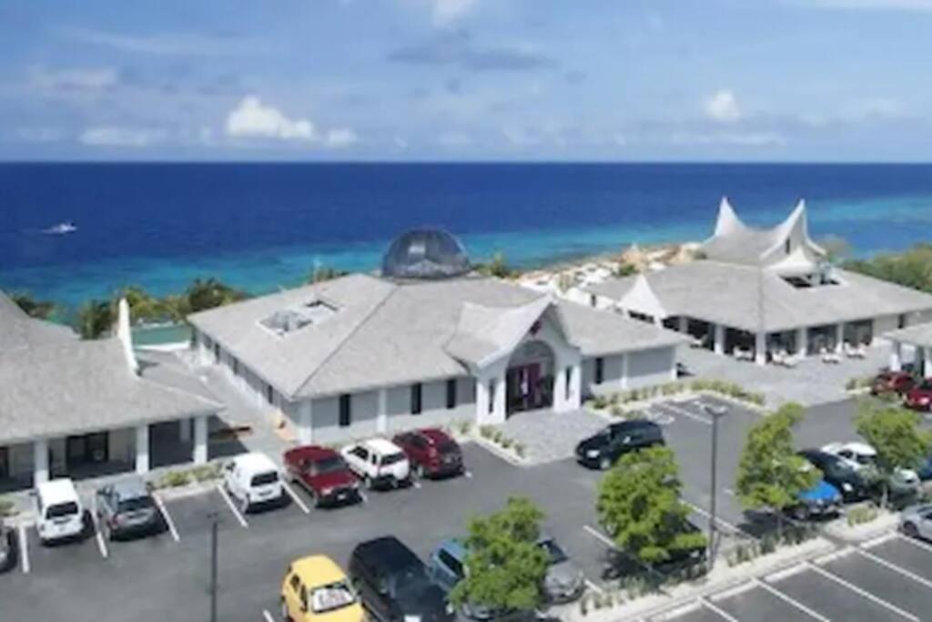 Cozy Studio Apartment Minutes From The Beach Willemstad Esterno foto
