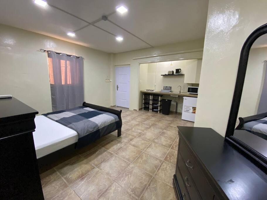 Cozy Studio Apartment Minutes From The Beach Willemstad Esterno foto