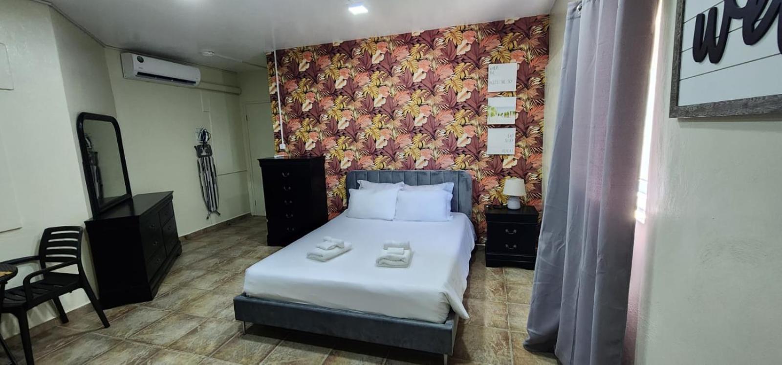 Cozy Studio Apartment Minutes From The Beach Willemstad Esterno foto
